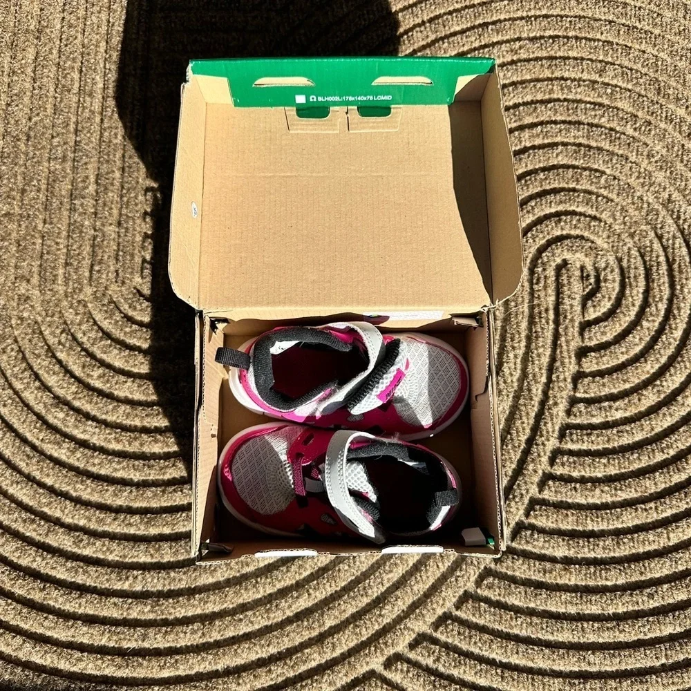 Nike Free Pink and Gray Girls Sneakers 7C